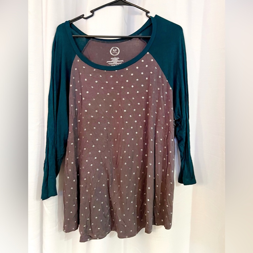 Maurices Teal and Grey Polka Dot 3/4 Sleeve Top